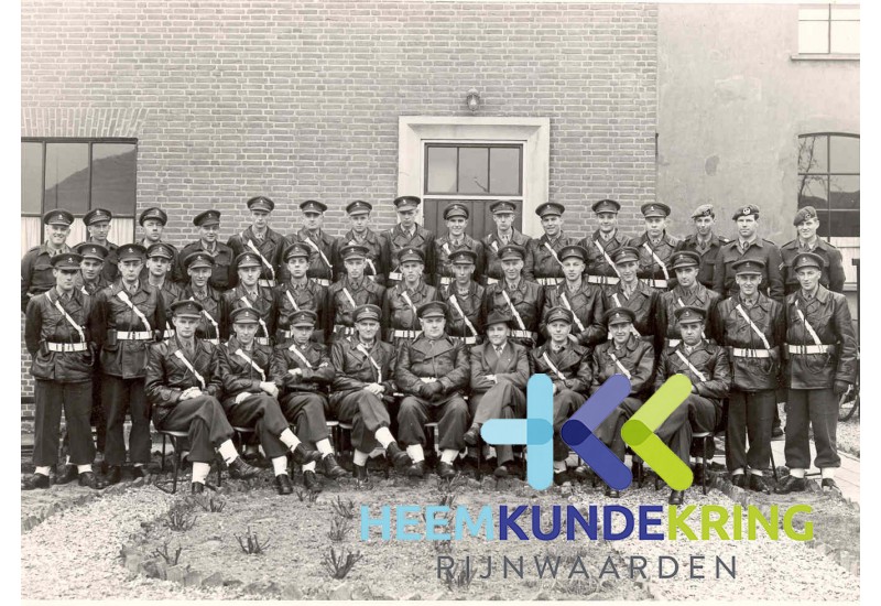 Groepsfoto KM Coll. HKR geschonken door C.vdPijl